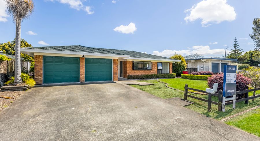  at 3 Zenith Place, Conifer Grove, Takanini