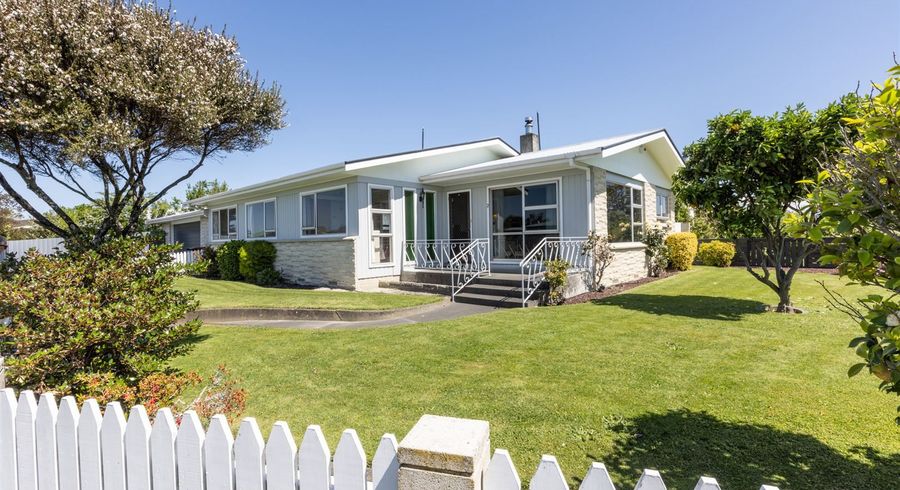  at 2 Banff Place, Tamatea, Napier