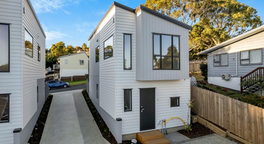  at 8A Jenanne Place, Totara Vale, North Shore City, Auckland