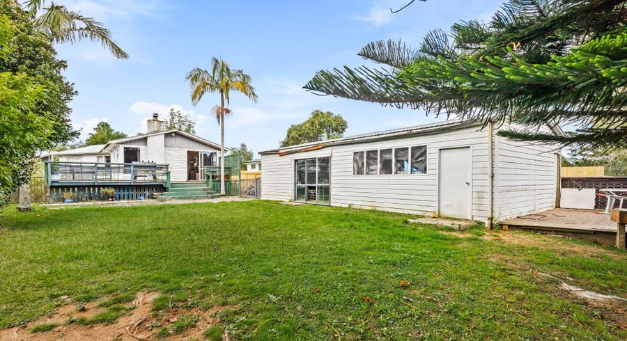  at 97 Riverpark Crescent, Henderson, Waitakere City, Auckland