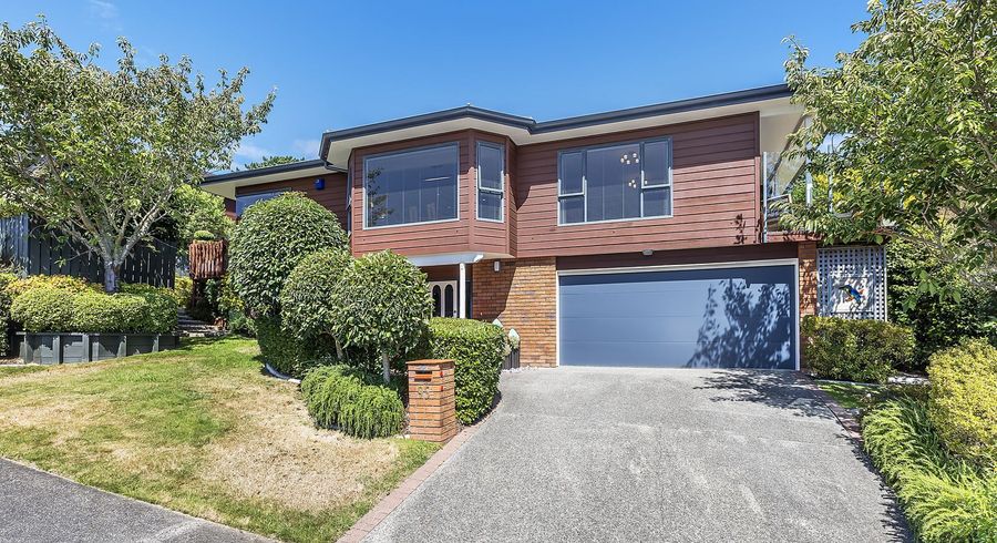  at 95 Woodman Drive, Tawa, Wellington