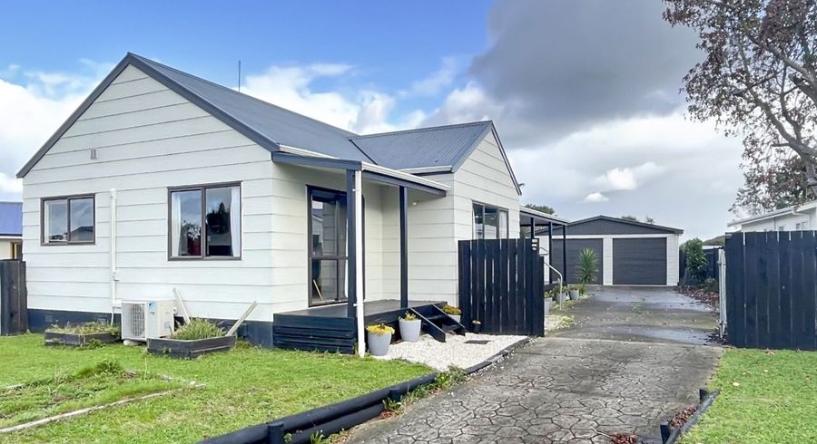  at 9 Cargill Grove, Kelvin Grove, Palmerston North, Manawatu / Whanganui