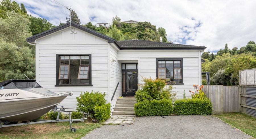  at 12 Chaucer Road South, Hospital Hill, Napier