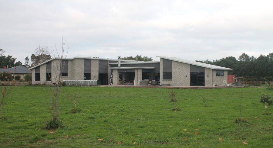  at 239 Houchens Road, Glenview, Hamilton