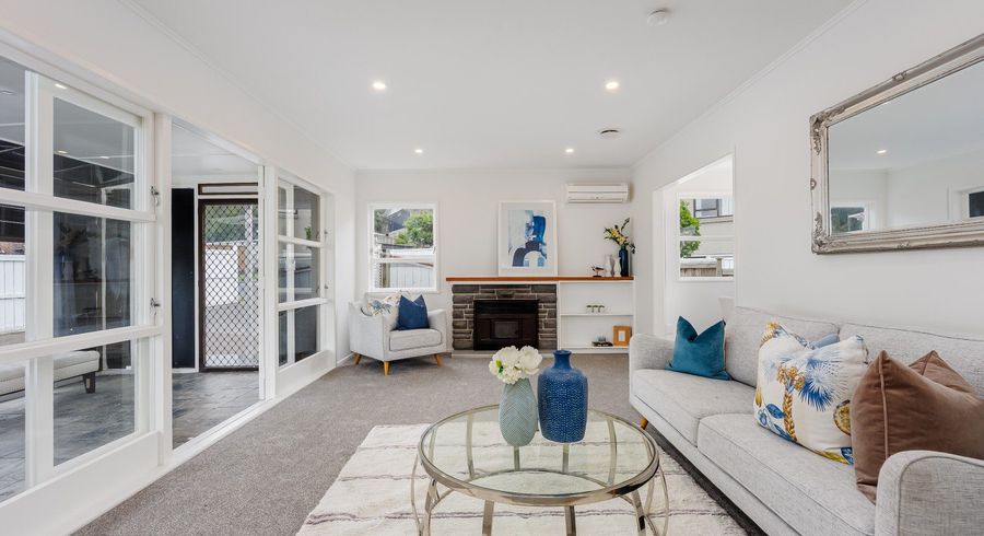  at 21 Compton Street, Hillcrest, North Shore City, Auckland