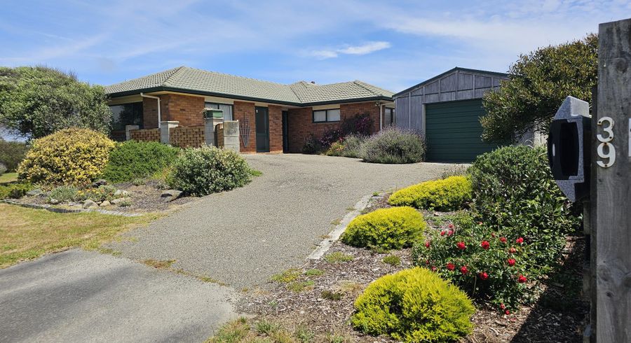  at 39 Kent Avenue, Waitarere Beach, Horowhenua, Manawatu / Whanganui