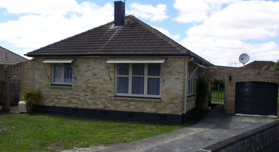  at 286 Clarkin Road, Fairfield, Hamilton