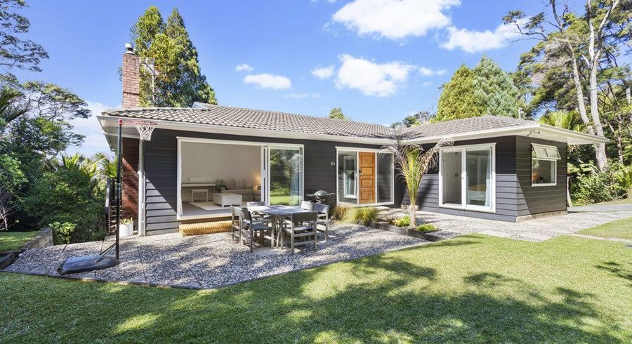  at 35 Takahe Road, Titirangi, Waitakere City, Auckland