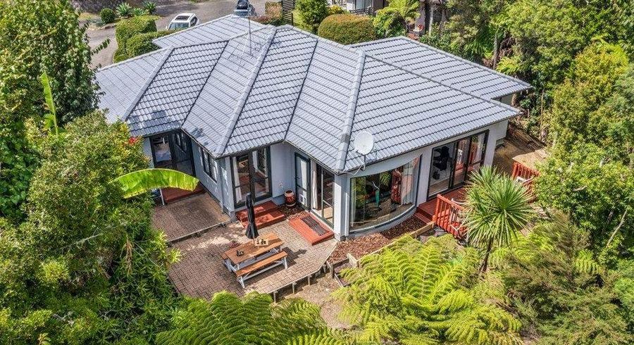  at 5 Springwater Vale, Unsworth Heights, North Shore City, Auckland