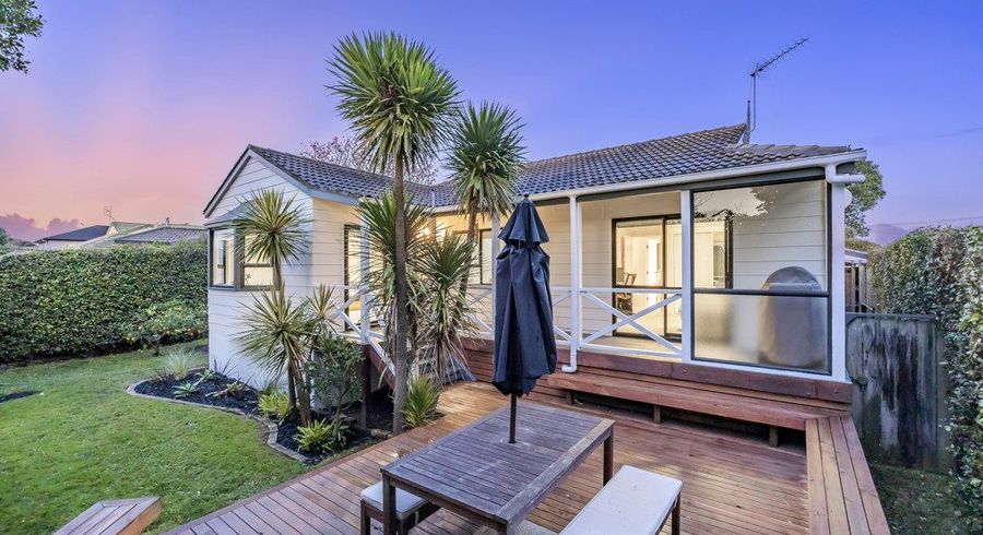  at 2/25 Commissariat Road, Mount Wellington, Auckland City, Auckland