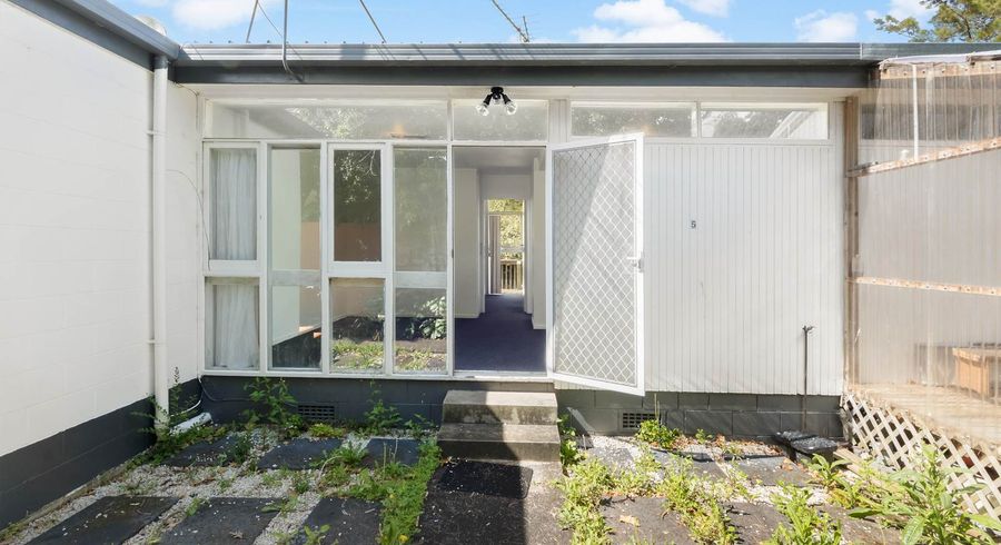  at 5/18 Commodore Drive, Lynfield, Auckland