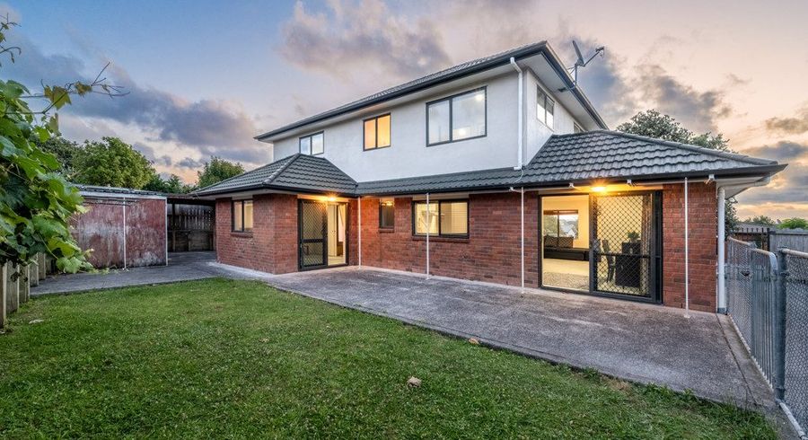  at 6 Brunswick Rise, Mangere, Auckland