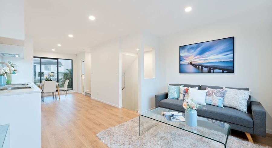  at 7/11 Hereford Street, Te Atatu Peninsula, Waitakere City, Auckland