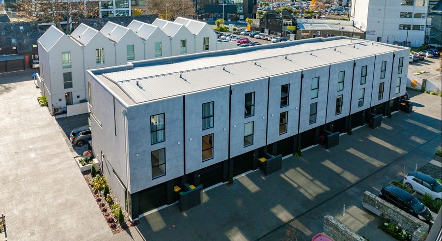  at 2/35 Kilmore Street, City Centre, Christchurch City, Canterbury