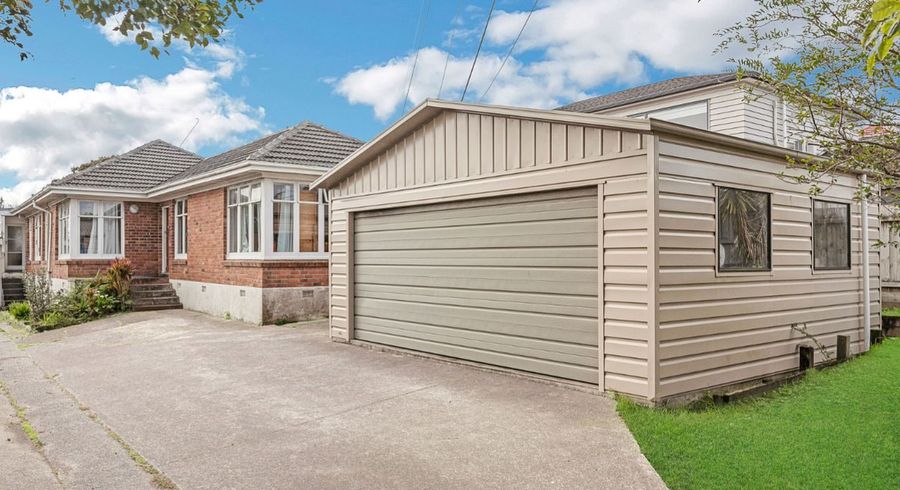  at 11 Netherlands Avenue, Kelston, Waitakere City, Auckland