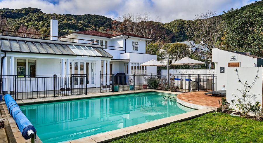  at 25 Cheviot Road, Lowry Bay, Lower Hutt, Wellington