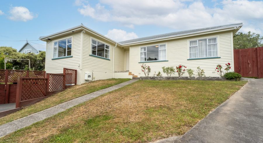  at 37 Hampton Hill Road, Tawa, Wellington
