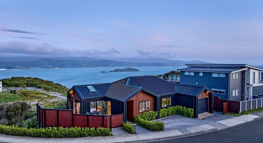  at 9 Cromwell Point, Newlands, Wellington