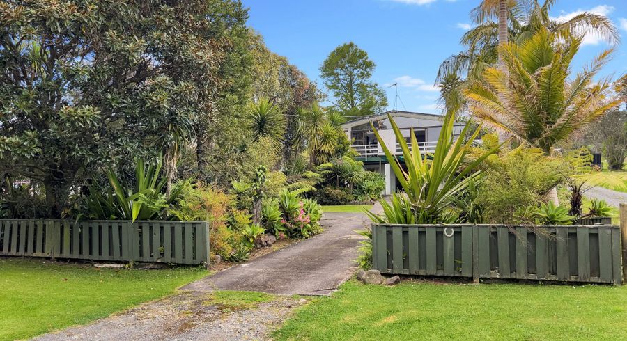 at 9 Grassmere Road, Henderson Valley, Auckland
