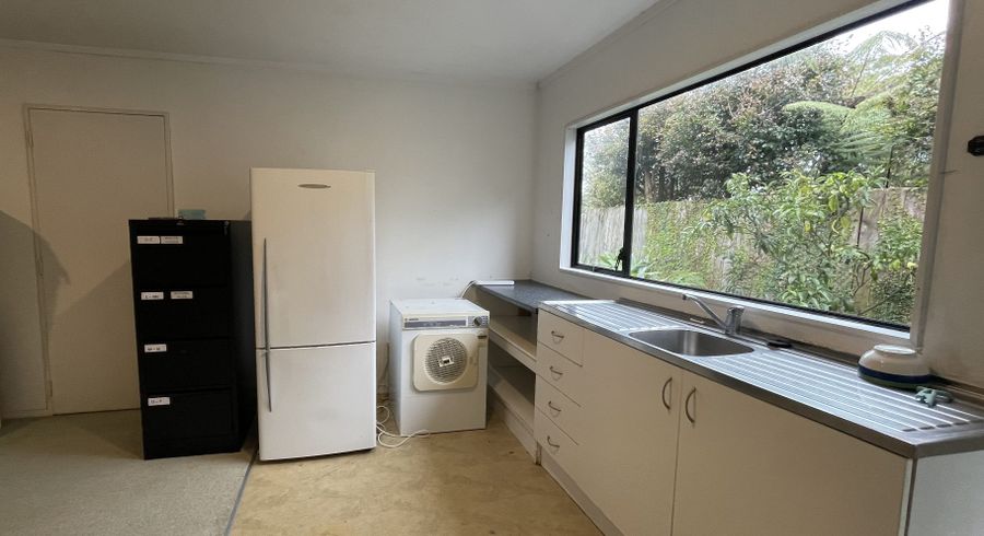  at 4/35 Kiteroa Terrace, Rothesay Bay, North Shore City, Auckland