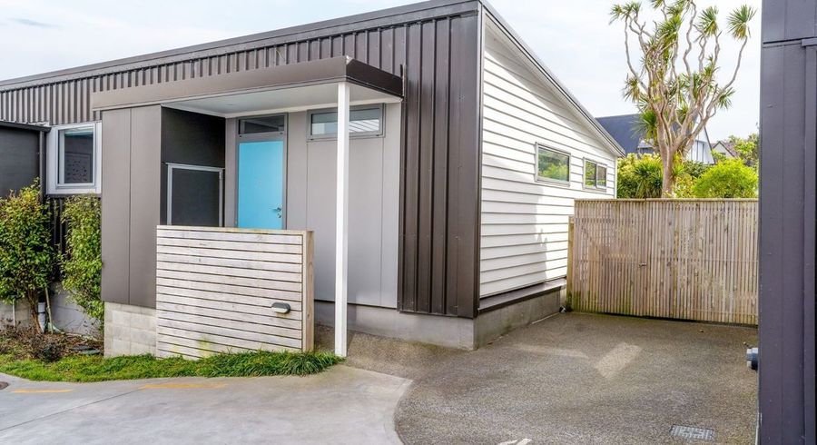  at 4/30 Monowai Road, Johnsonville, Wellington