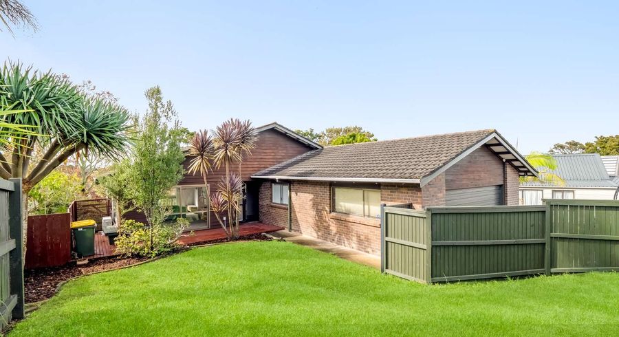  at 10 Glen Vista Place, Bayview, North Shore City, Auckland