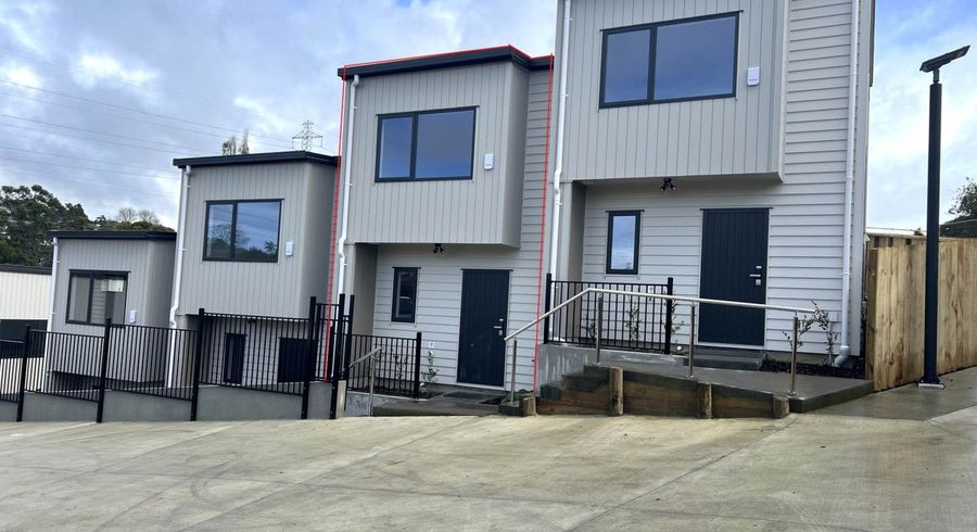  at 2/16 Reynella Drive, Massey, Waitakere City, Auckland