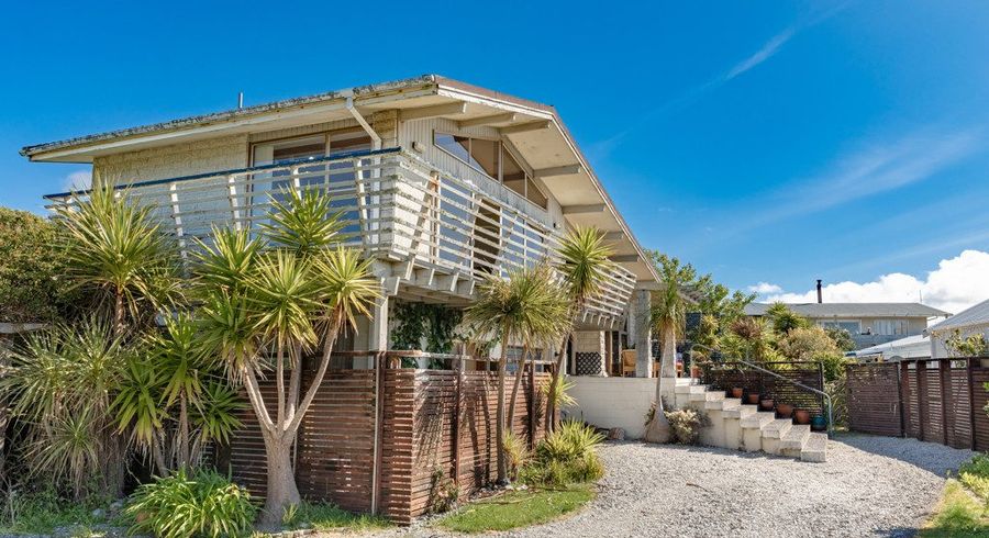  at 28 Golf Links Road, Carters Beach, Westport