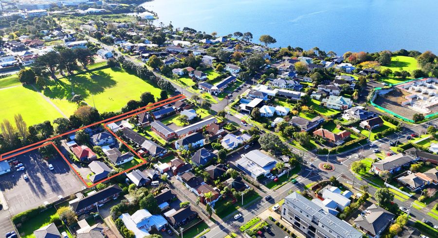  at 36 Lake Pupuke Drive, Takapuna, North Shore City, Auckland