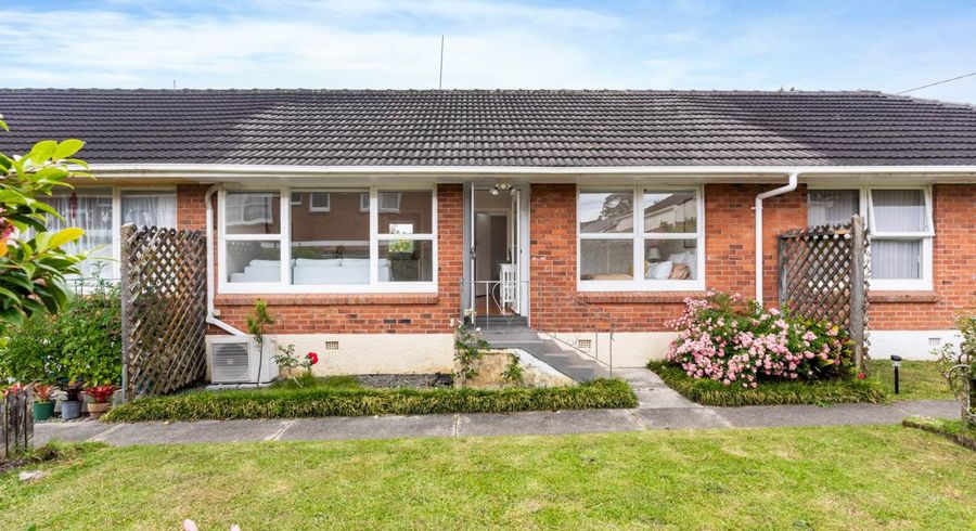  at 2/34 Lake Pupuke Drive, Takapuna, Auckland