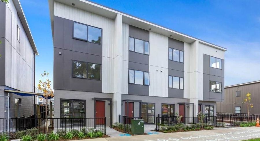  at 4/20 Bader Drive, Mangere, Manukau City, Auckland