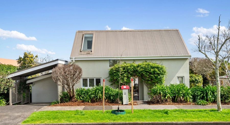  at 2A  Seaforth Avenue, Mangere Bridge, Manukau City, Auckland