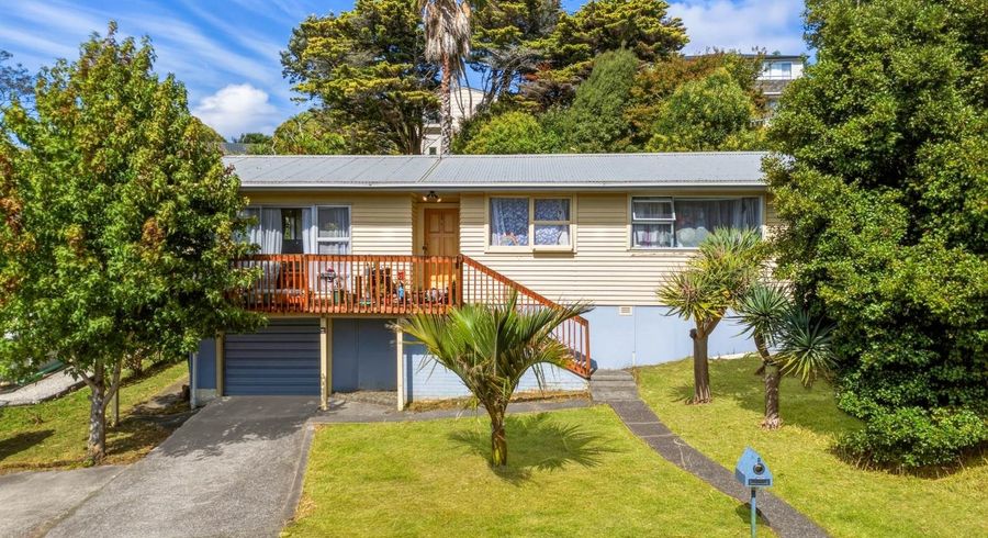  at 8 Sequoia Place, Sunnynook, North Shore City, Auckland