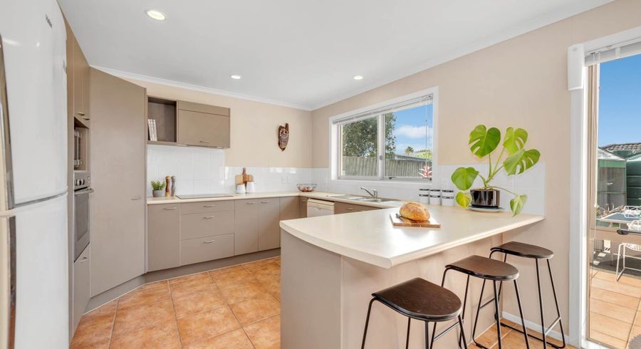  at 27 Toomer Place, Beachlands, Manukau City, Auckland