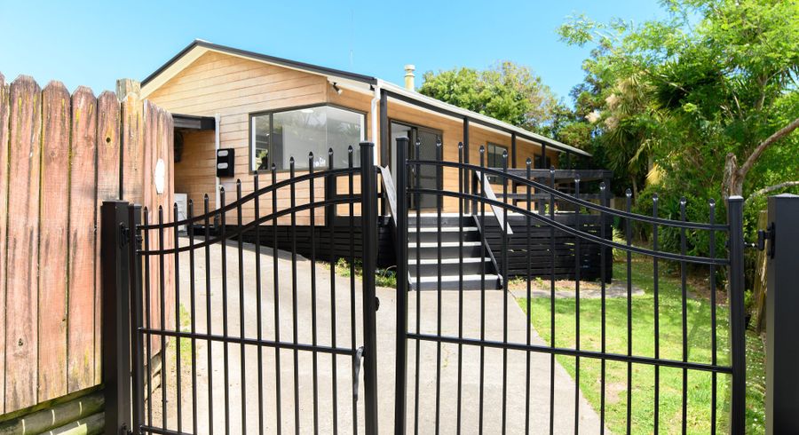  at 1/12 Netherlands Avenue, Kelston, Auckland