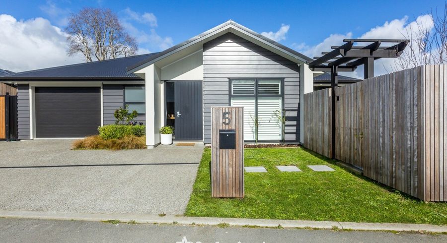  at 5 Nikau Lane, Timberlea, Upper Hutt, Wellington