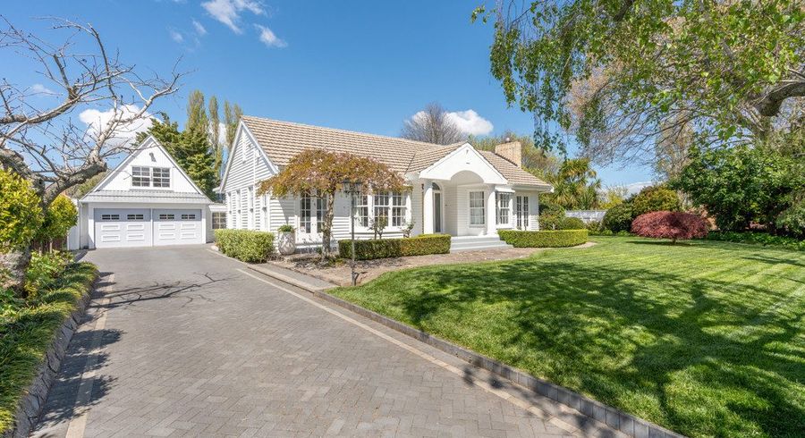 at 10 Woodstock Road, Fairfield, Hamilton