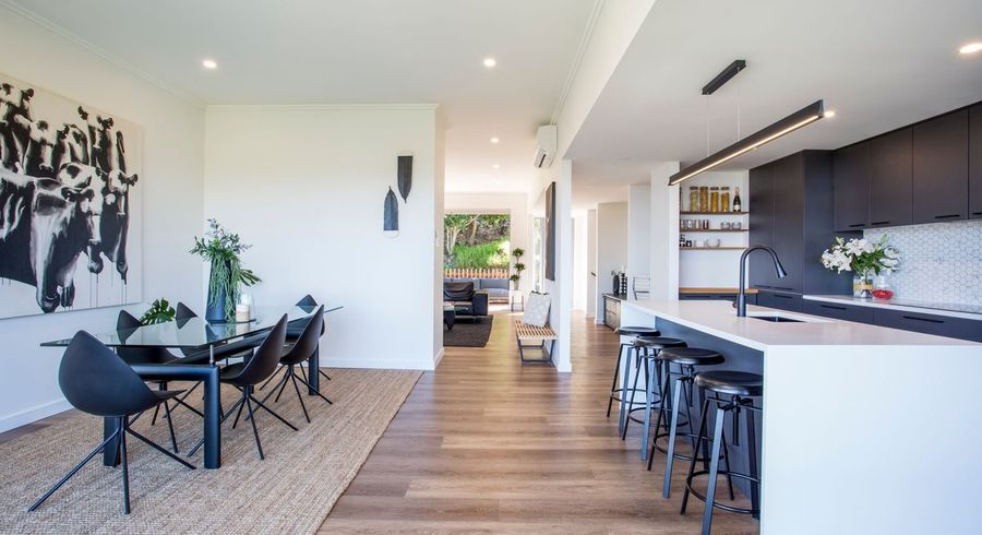  at 8B Huka Road, Birkenhead, North Shore City, Auckland