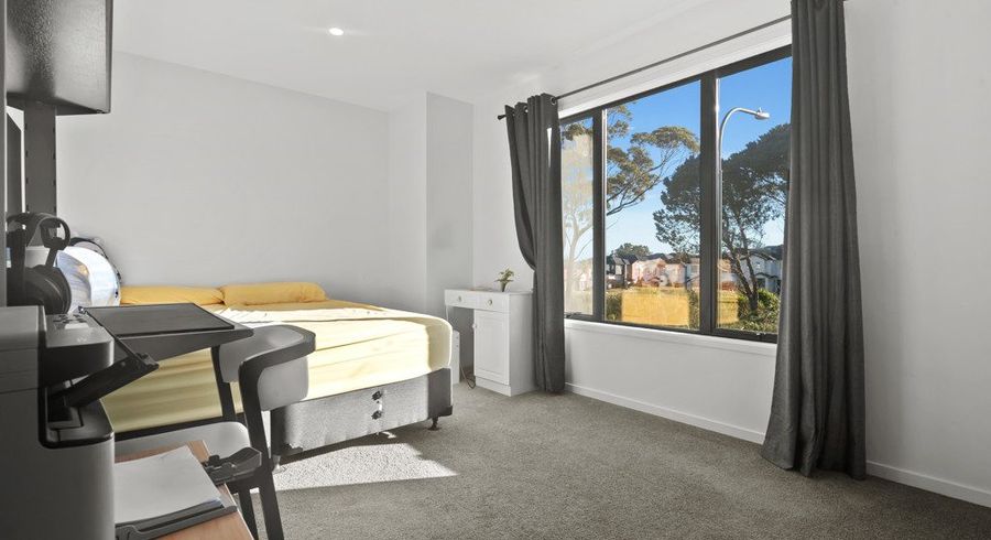  at 10 Karoro Road, Flat Bush, Manukau City, Auckland