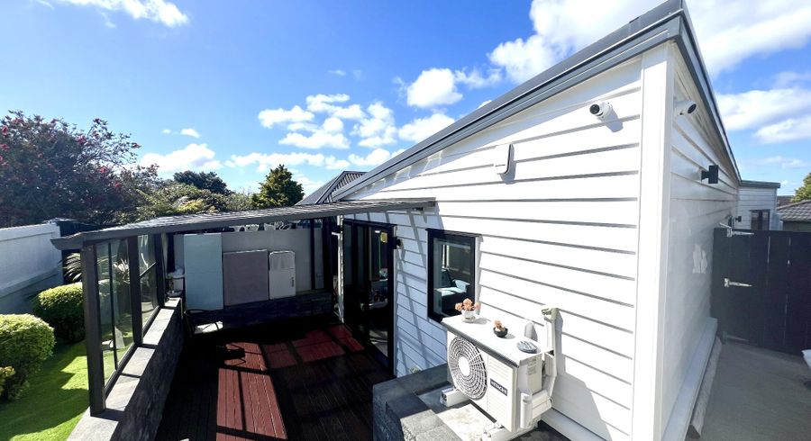  at 1A Cambric Place, Botany Downs, Manukau City, Auckland