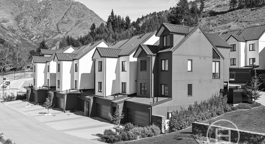  at 1/18 Bullendale Drive, Arthurs Point, Queenstown-Lakes, Otago
