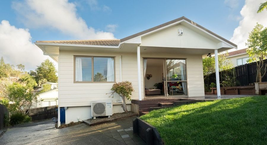  at 25 Loughanure Place, Massey, Waitakere City, Auckland