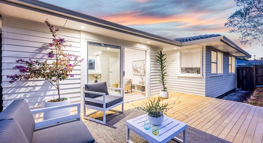  at 33 Compton Street, Hillcrest, Auckland