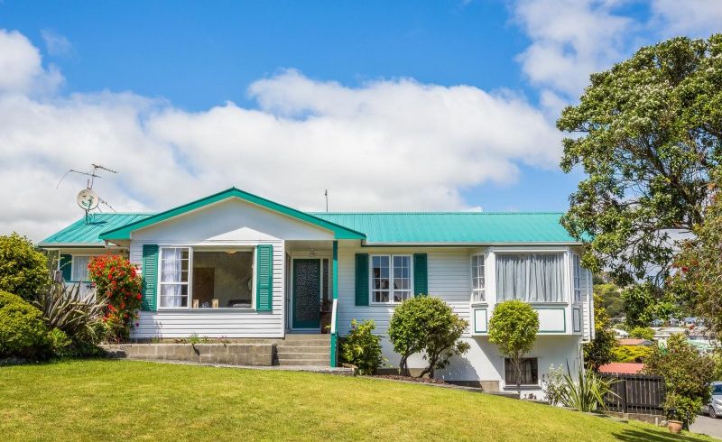  at 1 Ensign Lane, Whitby, Porirua