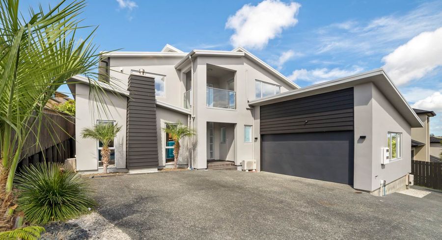  at 14 Springvale Drive, Fairview Heights, Auckland