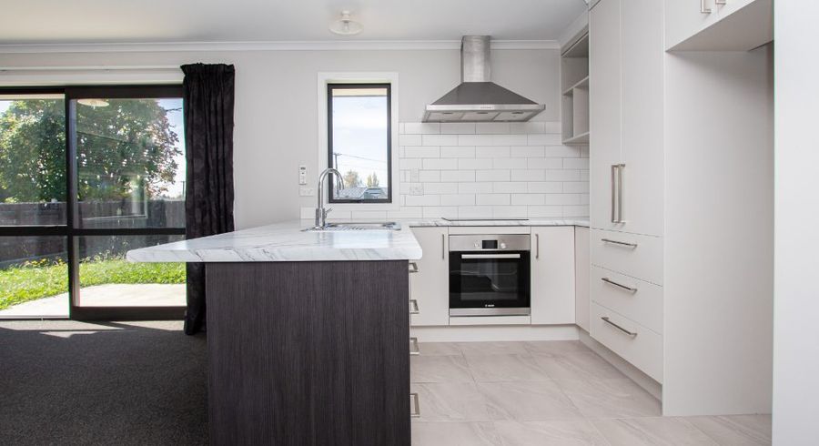  at 2/354 Peachgrove Road, Fairfield, Hamilton