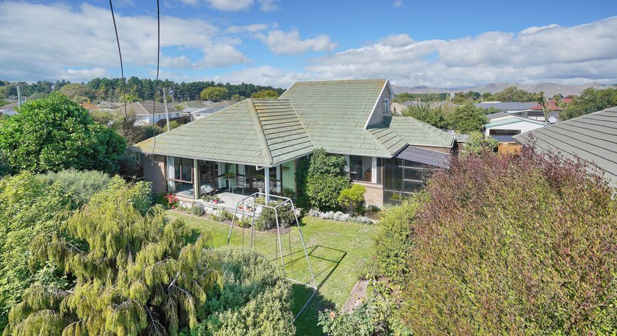  at 8 Quebec Place, Wainoni, Christchurch