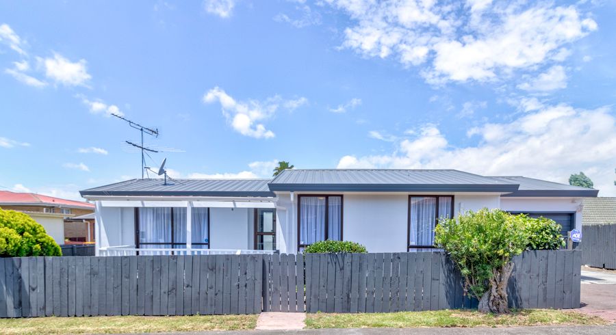  at 2/30 Gifford Road, Papatoetoe, Auckland
