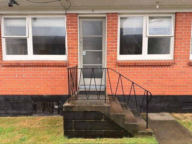  at 4/18 Herbert Road, Mount Eden, Auckland City, Auckland