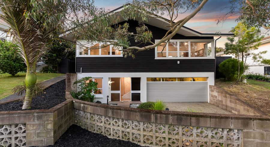  at 9 Tudward Glade, Hillcrest, North Shore City, Auckland